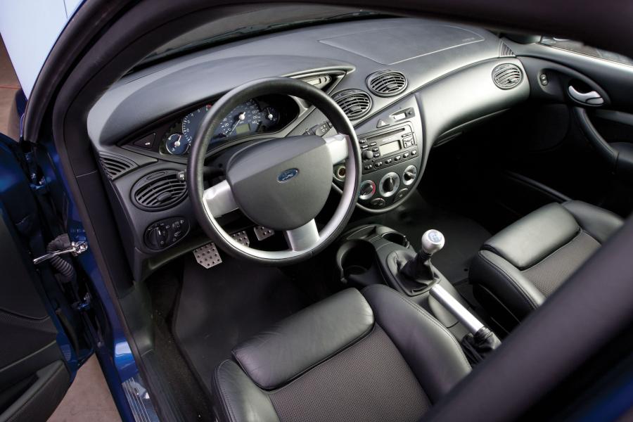  Ford Focus Wagon Kona Concept 2000 года  (фото 5 из 6)